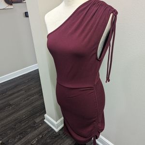 Lulu's dress w/One Drawstring Shoulder Midi Dress/Size (S)